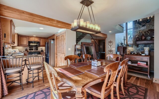 16 Riverbend 3 Bedroom Townhouse by RedAwning