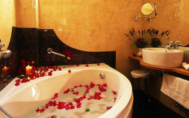 Antirides Hotel