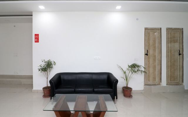 OYO 10668 Hotel Viditva 3