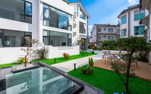 The garden homestay named "Mengxi Yashe" in Dali.