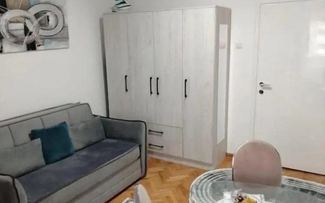 Luks Apartman Jugi Free Public Parking