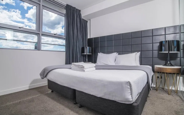 2bed Apartment! Modern Home for 4 at Chatswood