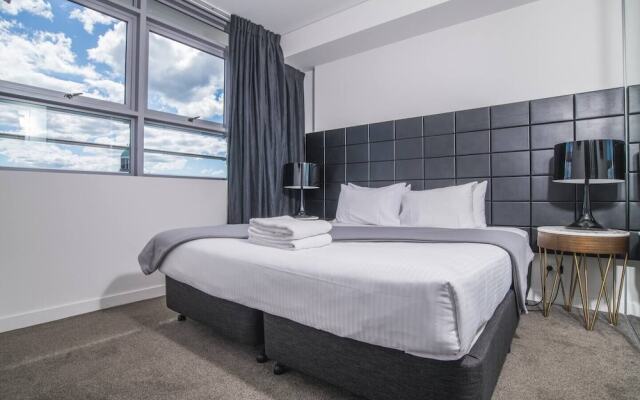 2bed Apartment! Modern Home for 4 at Chatswood