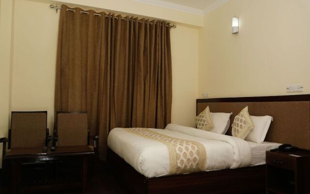 OYO 11490 Hotel Royal Hill