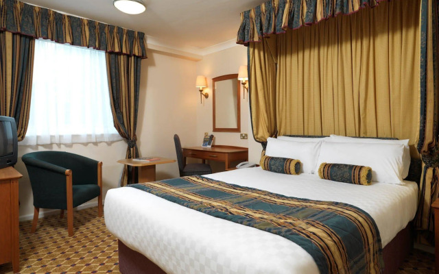 The Royal Angus Hotel