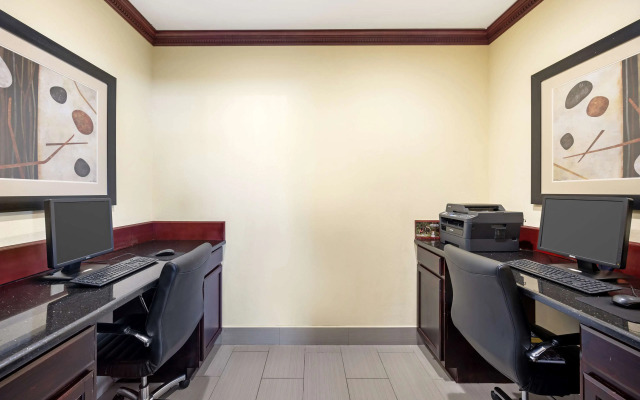 Best Western Plus Pratt