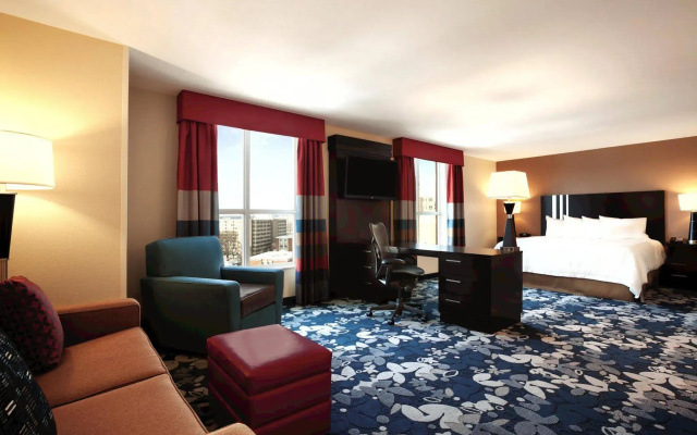 Hampton Inn & Suites Madison / Downtown