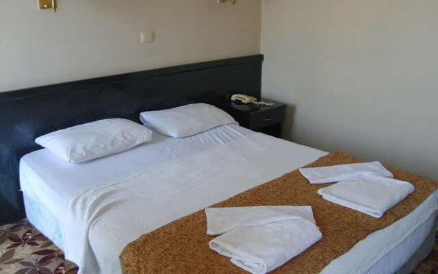 Minay Hotel