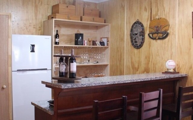 Tweeters Country Getaway