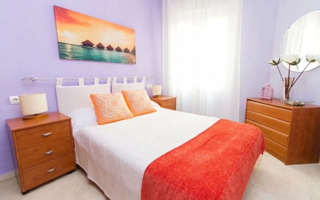 Central Colorful Flat with Parking