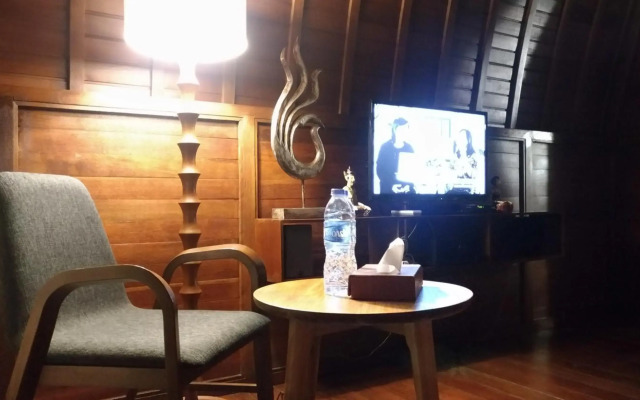 The Lumbung Wood Villa