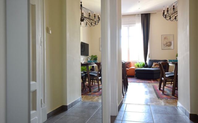 Luxury Apartment by Hi5 - Király street Suite