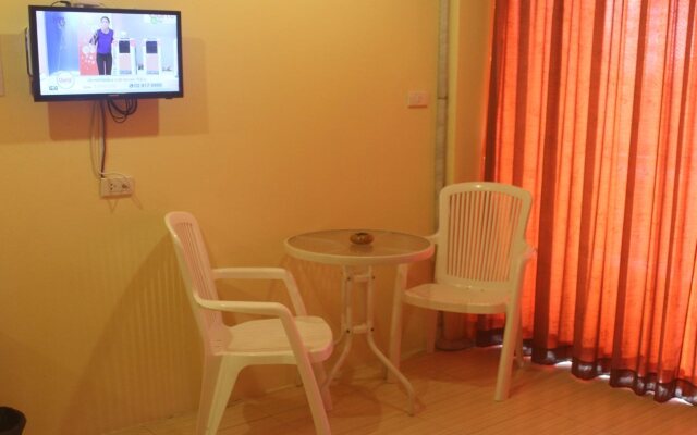 甲米尼西卡恩旅舍(Nichakarn Massage & House Krabi)