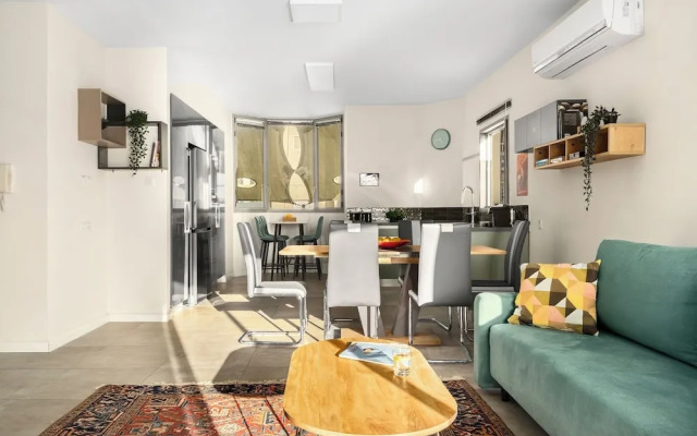 Netanya Beach Pool Studio by Sea N' Rent