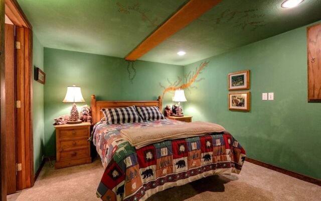 Mammoth West #129 - 3 Br Condo