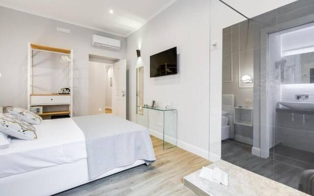 Opera Private Suites