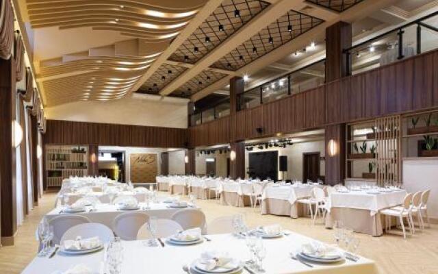 Hotel And Restaurant Khmelnitskiy
