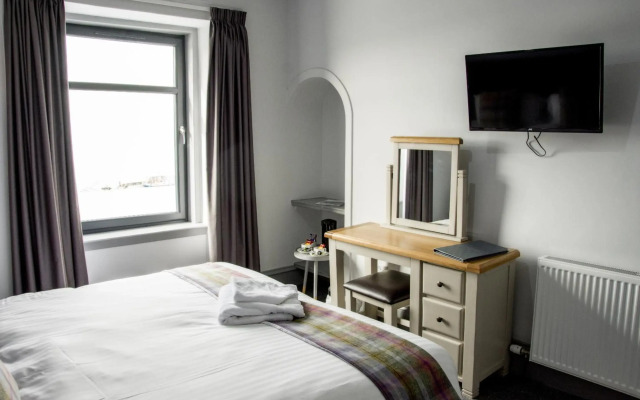 The Knowes Hotel & Restaurant