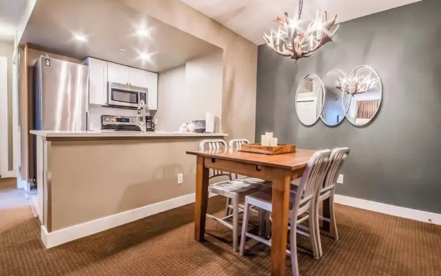 Cascade Lodge - Beautiful One Bedroom Suite 226