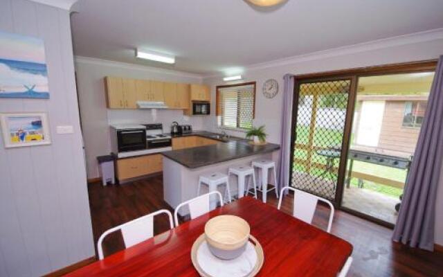 Breakaway, 11 Scott Street