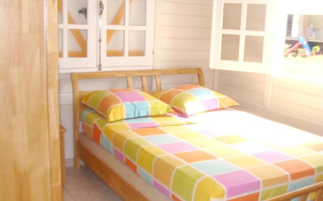 House with 2 Bedrooms in Le François, with Enclosed Garden And Wifi - 20 Km From the Beach