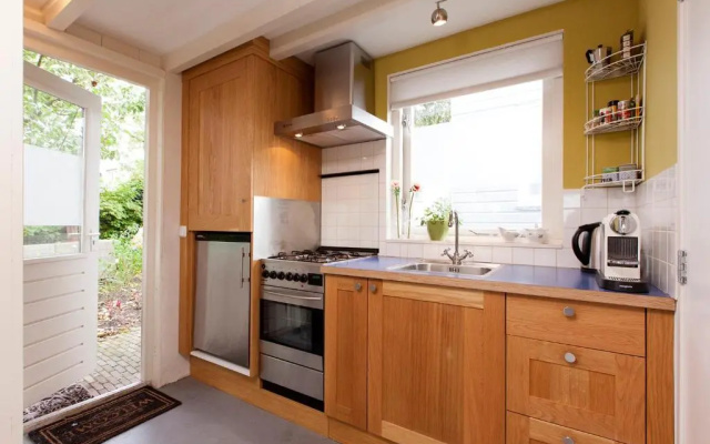 Very nice cottage in Durgerdam, with private garden, free parking, pets allowed