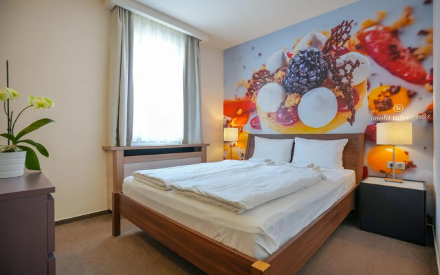 Imola Udvarhaz Hotel