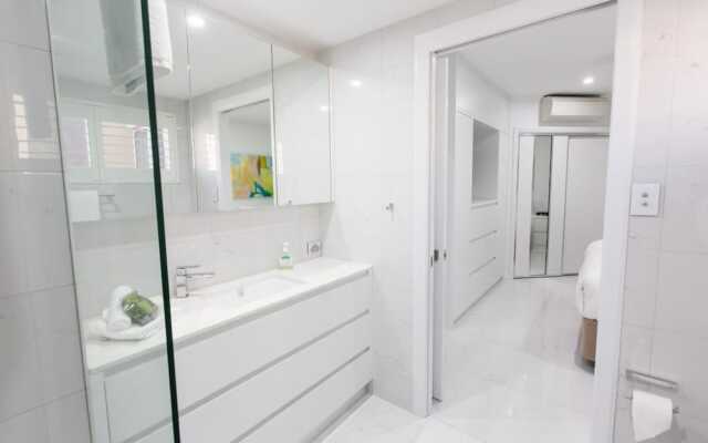 603 On The Beach - Luxury Apartment
