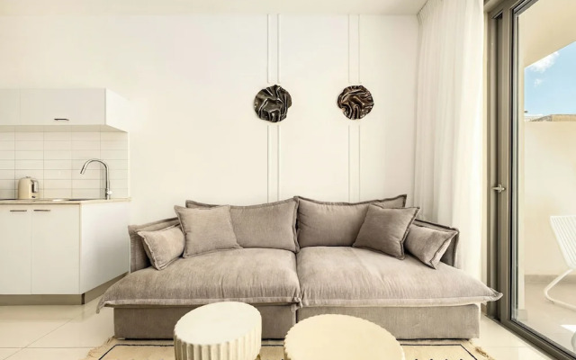 Shenkin Eclectic Blue Apt by Sea N' Rent