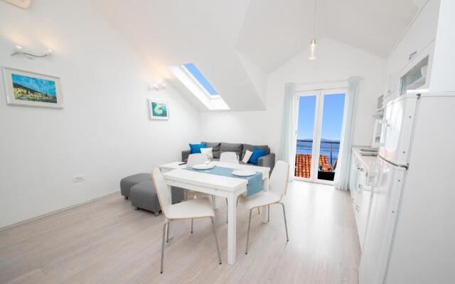 Sea Pearl Residence - Top beachfront location apartments in Bol centre