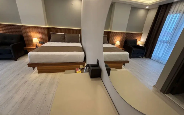Airport Corner Hotel