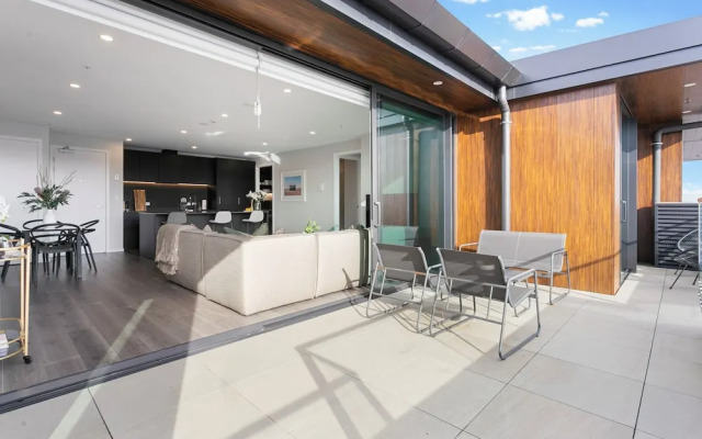 Superb City Fringe Penthouse