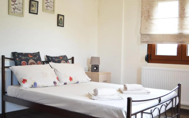 Ariadni's Maisonette
