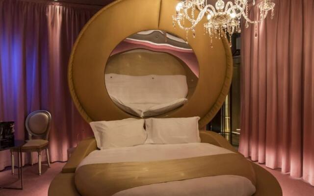 Emotional Grand Motel