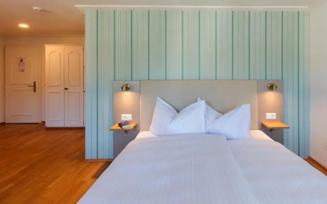 Hotel Kreuz by b_smart