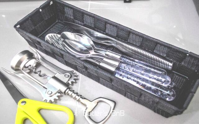 Room-butler's Bnb B Trees Residences Qc