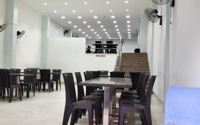 Naveed Residency