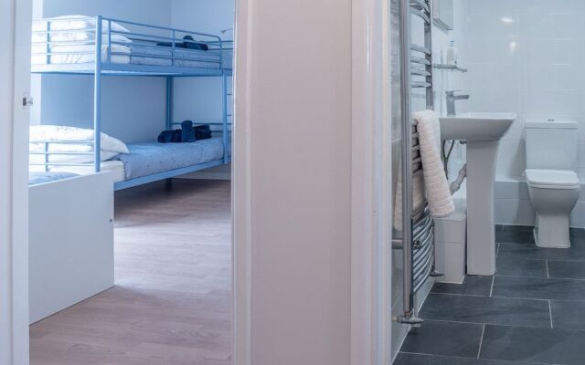 Starfish Apartment - 2 Bedroom Apartment - Tenby