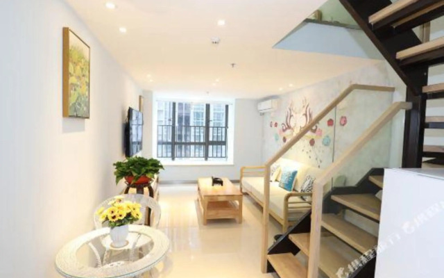 Star Tour Apartment Hotel (Zhaoqing Agile Plaza Store)