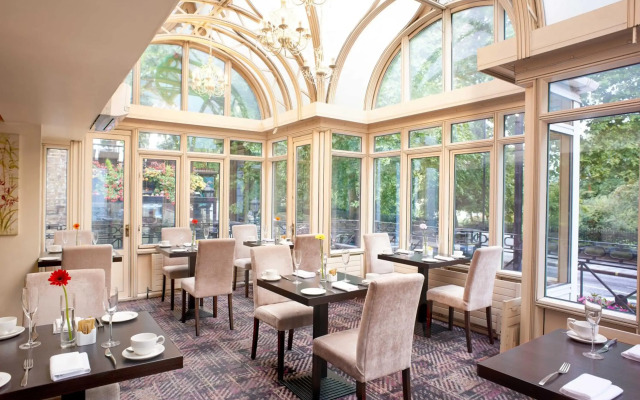 Corus Hyde Park Hotel