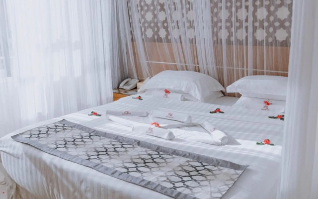 Saab Royale Hotel