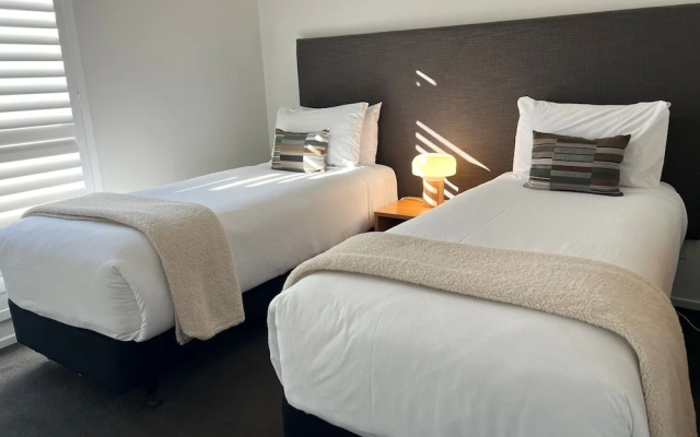 Blue Peaks Apartments – Guest Rooms – Queenstown