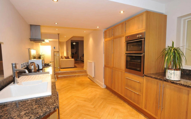 Chester Apartments