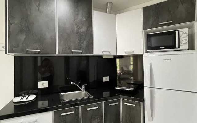 Grey Escape Apartements