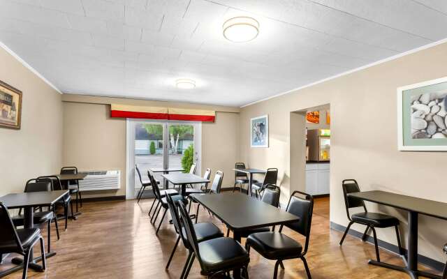 Rodeway Inn Gorham Riverside