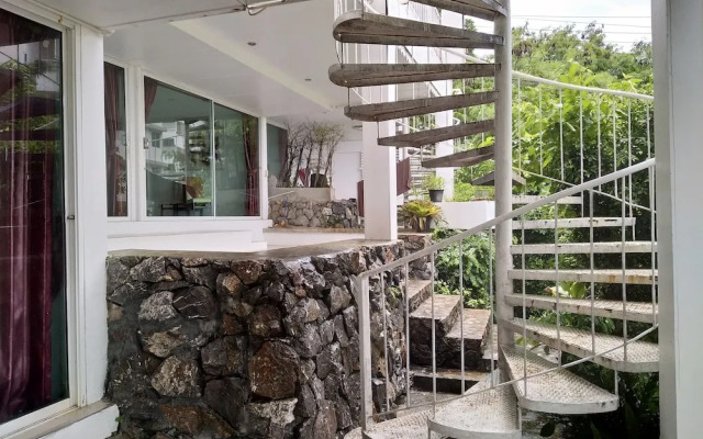 White House Mountian Beach Resort