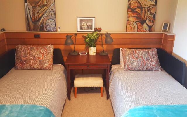 Secret Beach B&B Suites