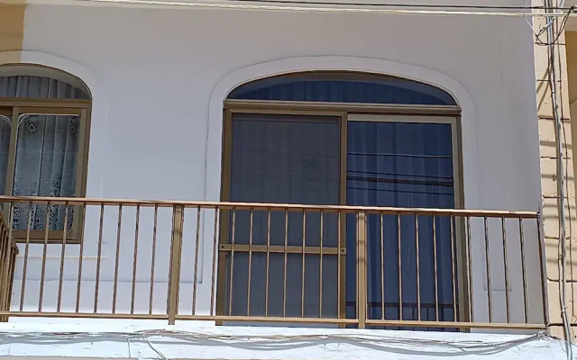 Seaside Stylish and Spacious 2-bedroom Apartment
