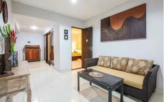 SMV . 10-BR · 10BR Pool Prime Area Walk to Beach and Shops