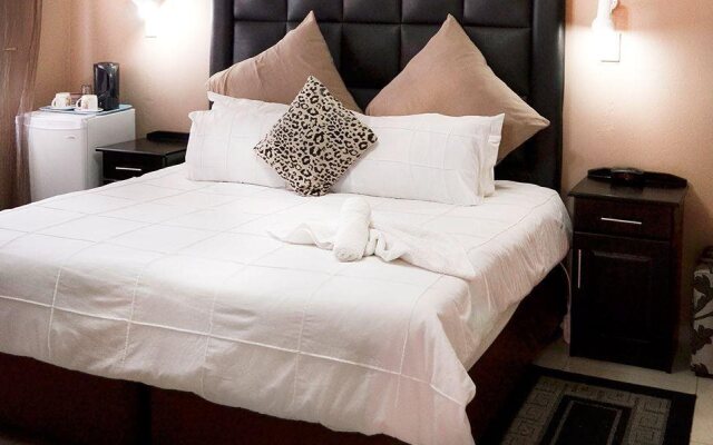 Visit Vakasha Guest Lodge 1